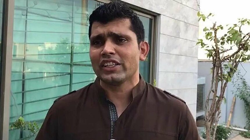 If we don’t improve our bowling quickly, I see them giving away 350-375 runs against top teams, says Kamran Akmal